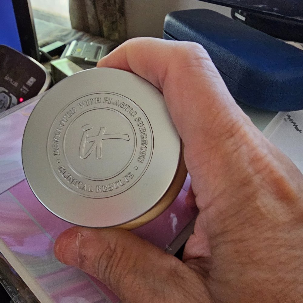 IT CONFIDENCE IN A CREAM (#38) - Picture 4 of 4